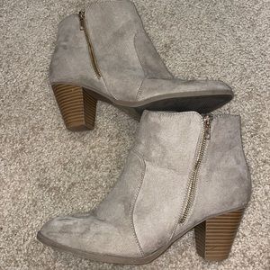 Suede boots size 9